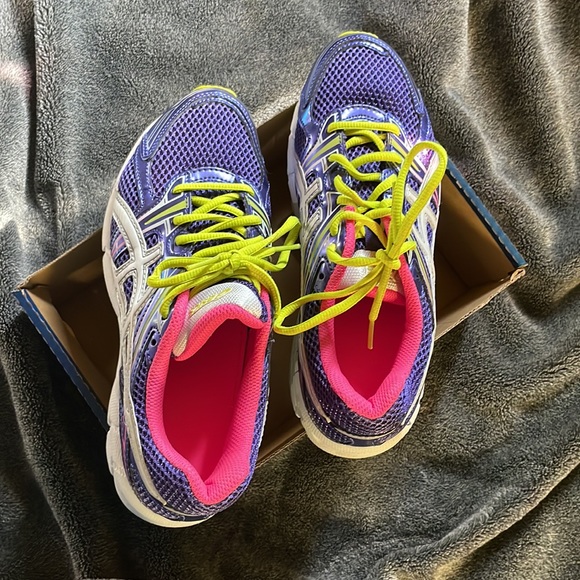 ASICS running shoes - Picture 5 of 5